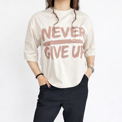 تیشرت باکسی زنانه طرح Never giveup کد TF680